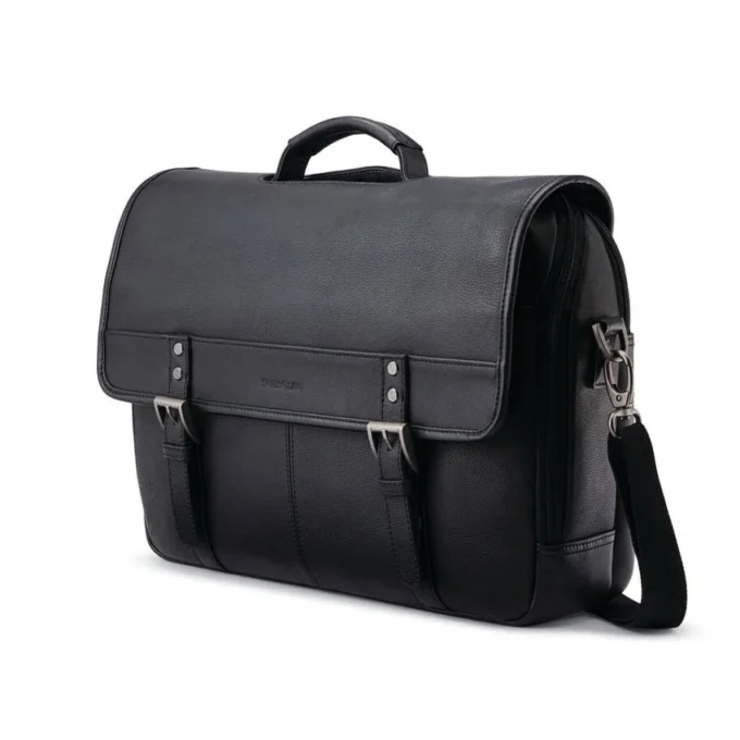 Bolso clásico con solapa de piel Bolso clásico con solapa de piel