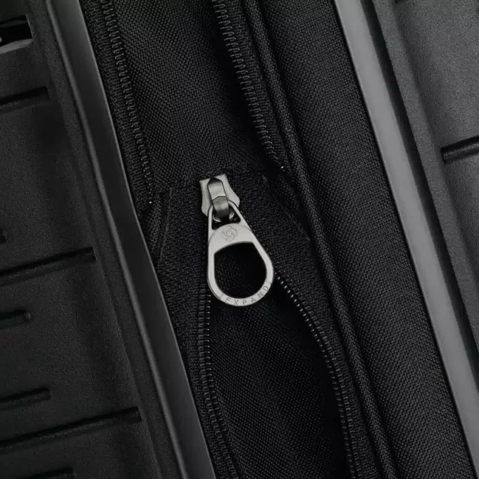 Elevation™ Plus Elevation™ plus maleta rígida grande con ruedas giratorias