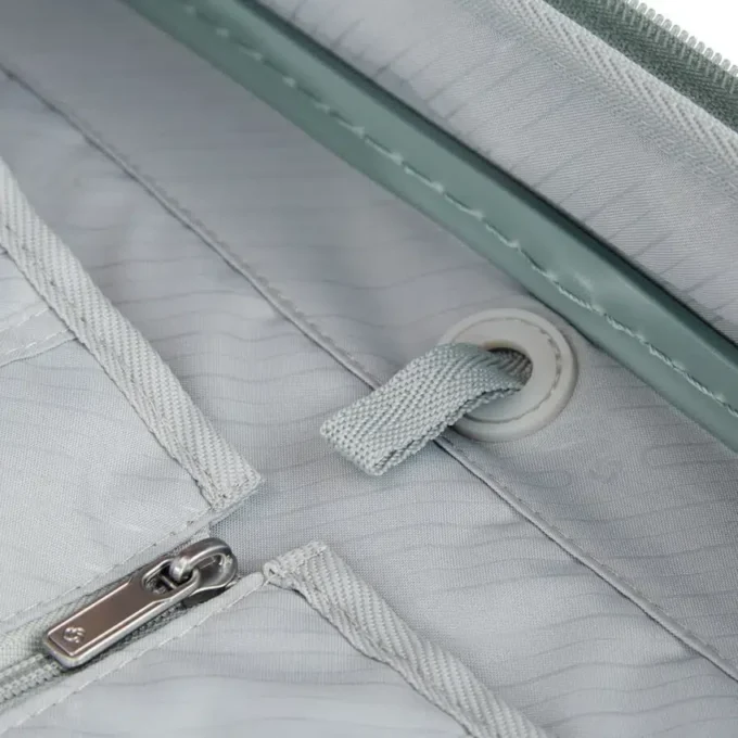 Elevation™ Plus Hard Side Medium Glider™ Elevation™ Plus Hard Side Medium Glider™