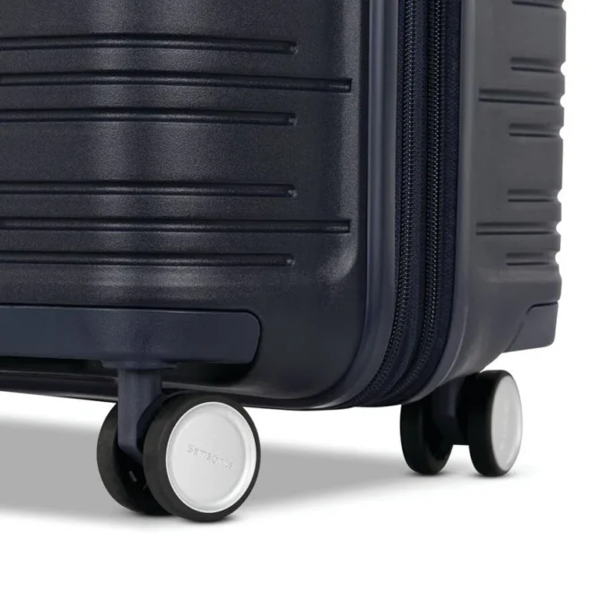 Elevation™ Plus Hard Side Medium Glider™ Elevation™ Plus Hard Side Medium Glider™