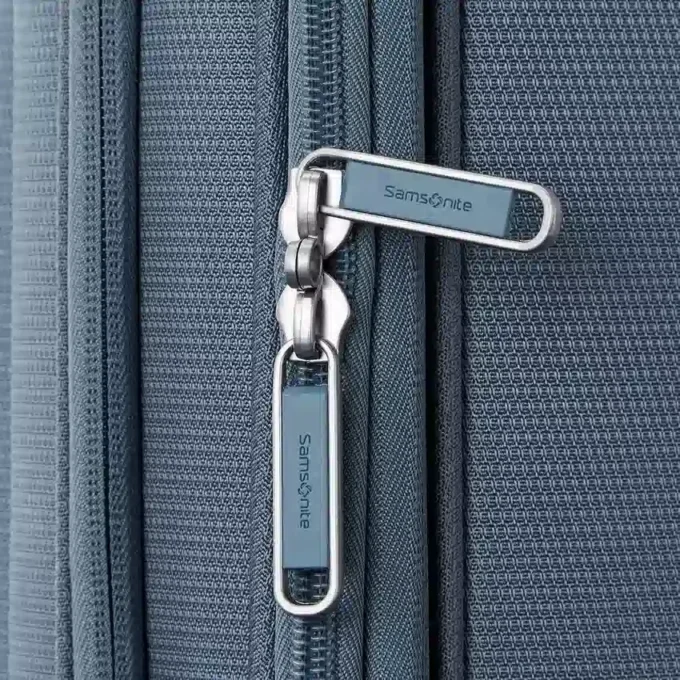 Maleta Uplift Softside Medium Spinner
