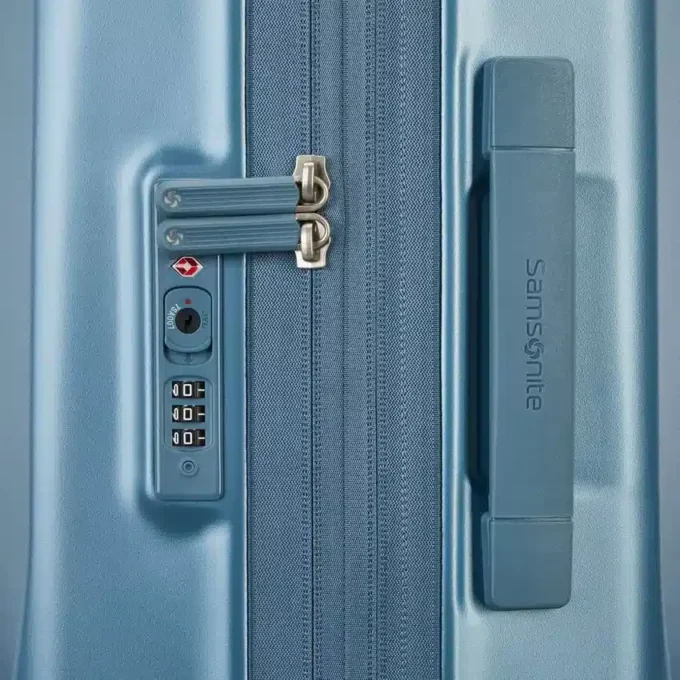 Maleta de equipaje de mano con ruedas y carcasa rígida Uplift Maleta de equipaje de mano con ruedas y carcasa rígida Uplift