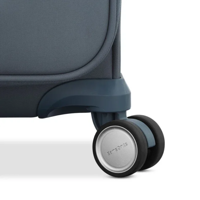 Elevation™ Plus equipaje de mano con ruedas y laterales blandos Elevation™ Plus equipaje de mano con ruedas y laterales blandos