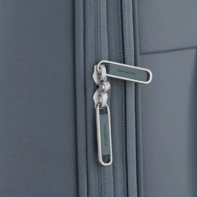 Maleta grande con ruedas Elevation™ Plus de material blando Maleta grande con ruedas Elevation™ Plus de material blando
